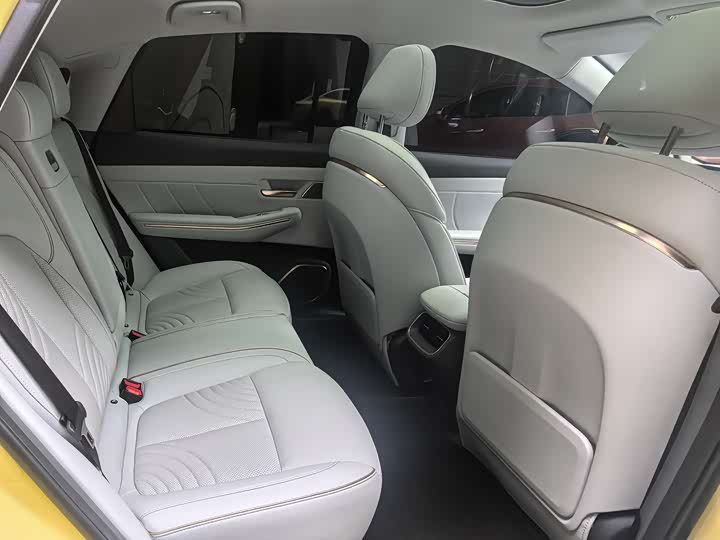 Baojun Xiangjing 2025 2025款 插混 140km豪华版
