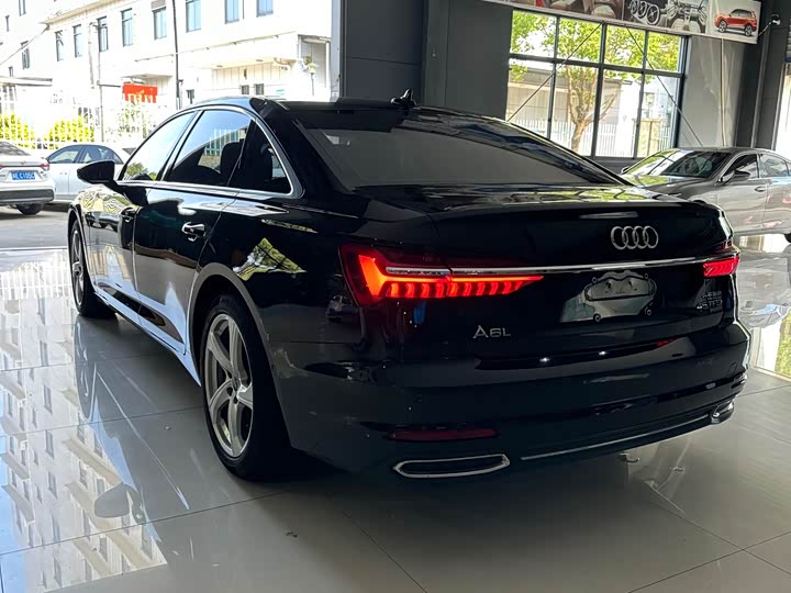 Photo 7 - Audi A6L