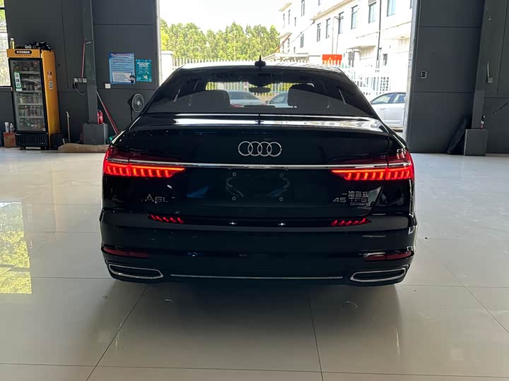Photo 8 - Audi A6L