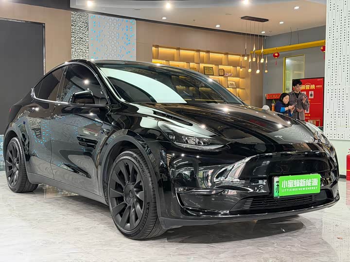 Photo 3 - Tesla Model Y