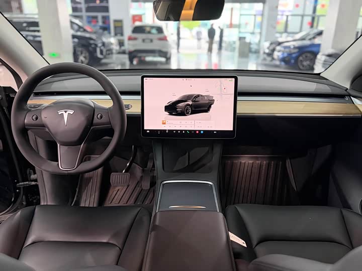 Photo 9 - Tesla Model Y
