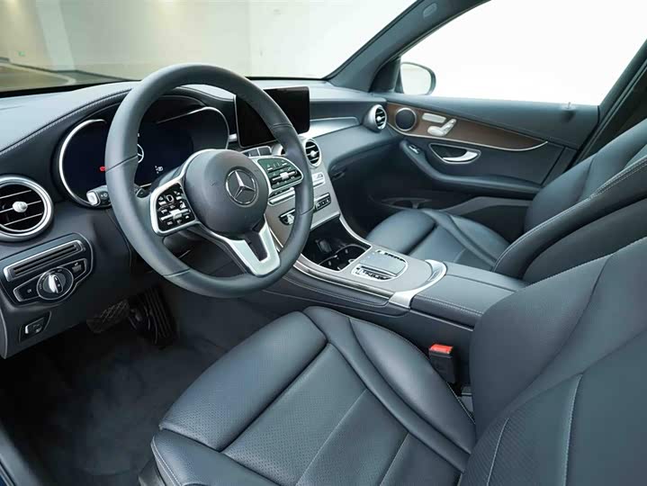 Zdjęcie 9 - Mercedes-Benz GLC-Class