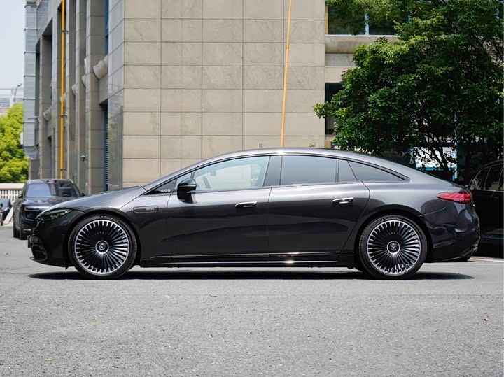 Zdjęcie 3 - Mercedes-Benz EQS AMG