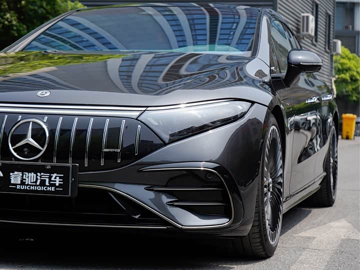 Zdjęcie 8 - Mercedes-Benz EQS AMG