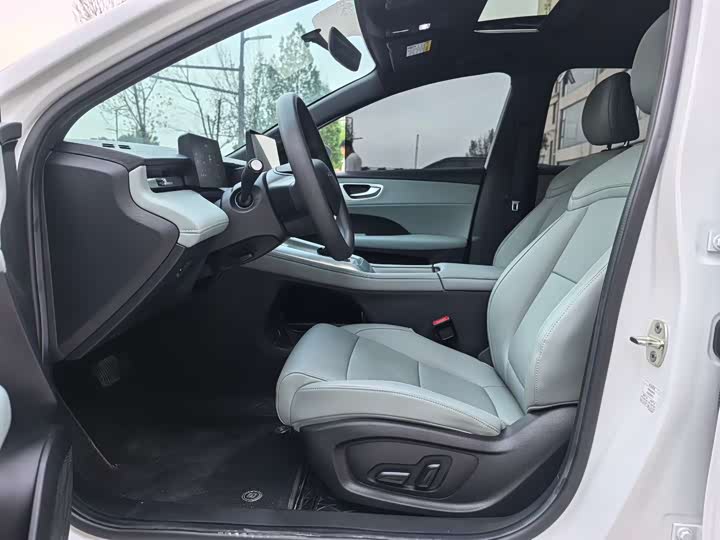 Roewe D6 2025 2025款 450km 尊享版