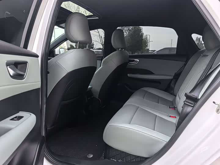 Roewe D6 2025 2025款 450km 尊享版