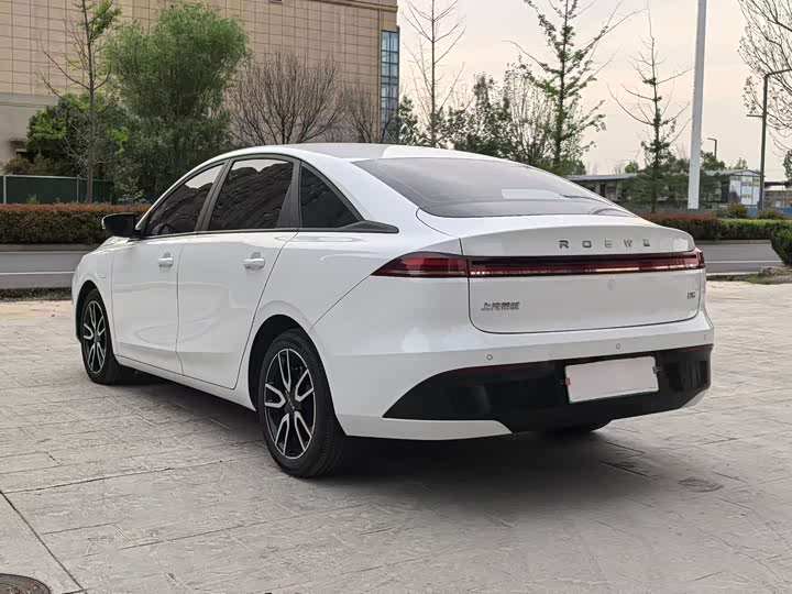 Roewe D6 2025 2025款 450km 尊享版