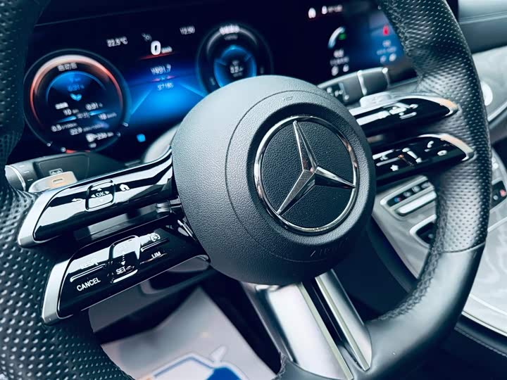 Zdjęcie 9 - Mercedes-Benz E-Class Hybrid