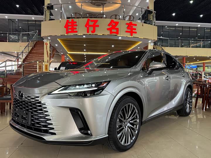 Фото 1 - Lexus RX