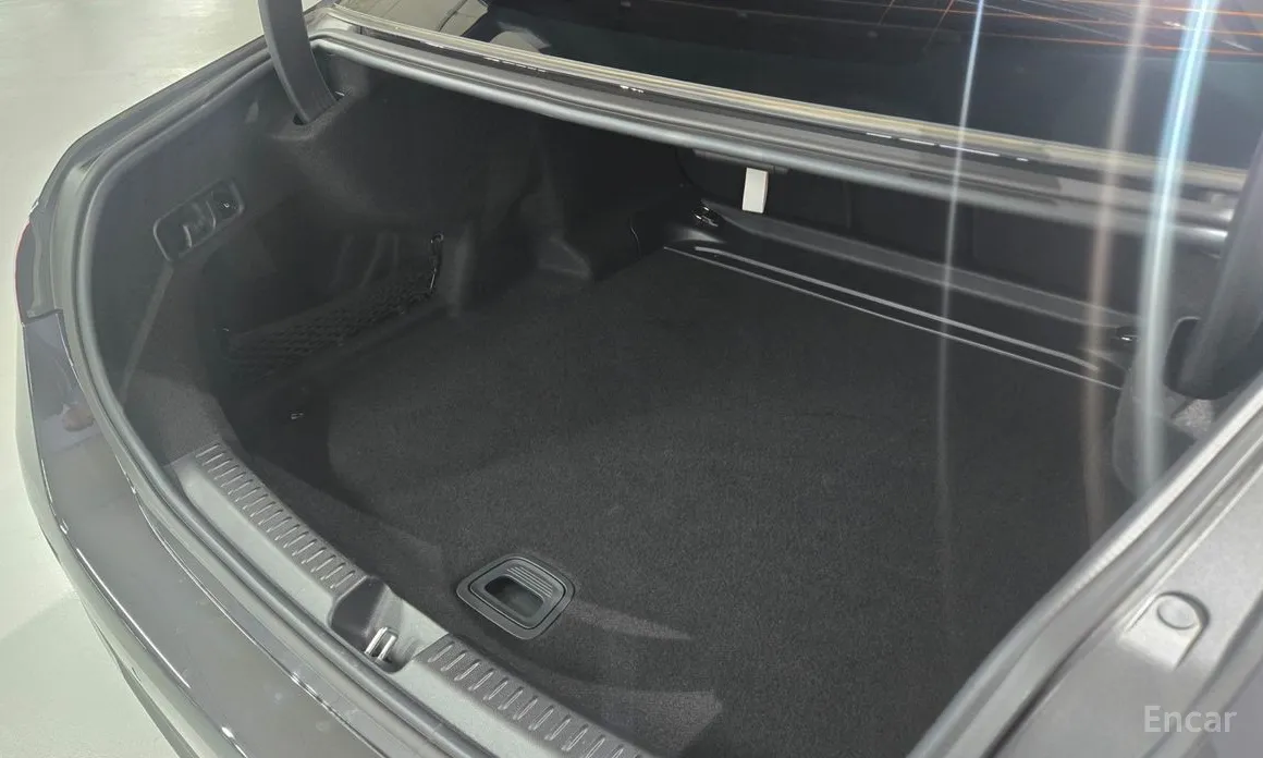 Mercedes-Benz E-Class 2024 E200 Avantgarde