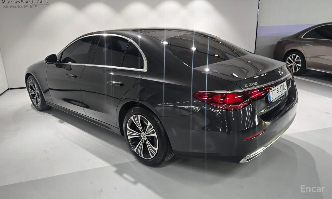 Mercedes-Benz E-Class 2024 E200 Avantgarde