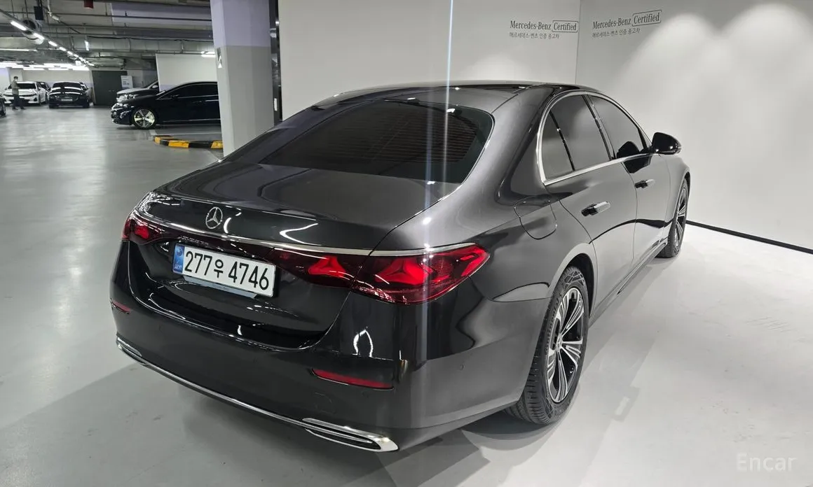 Mercedes-Benz E-Class 2024 E200 Avantgarde