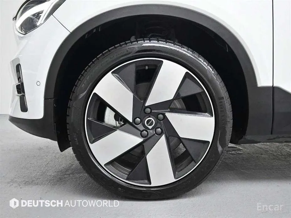 2022 Volvo XC40