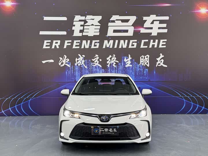 Фото 2 - Toyota Corolla