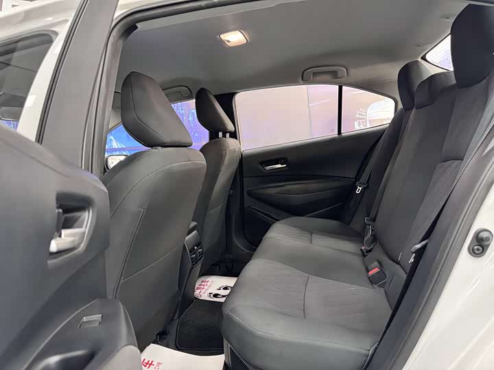 Фото 8 - Toyota Corolla