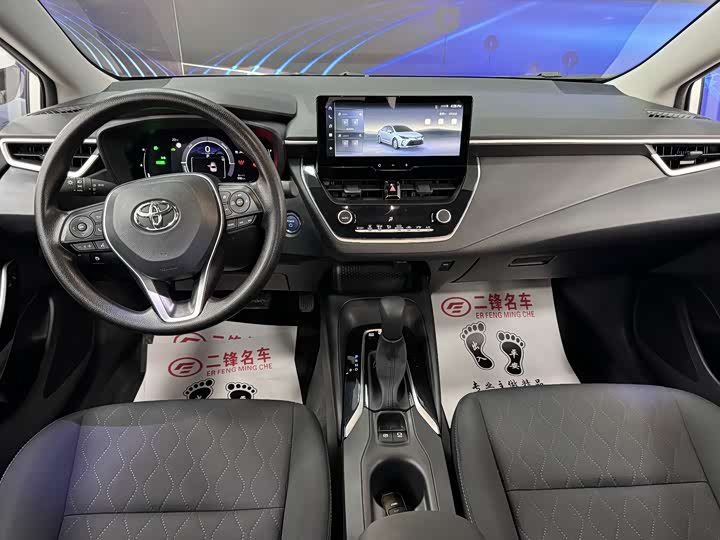 Фото 9 - Toyota Corolla