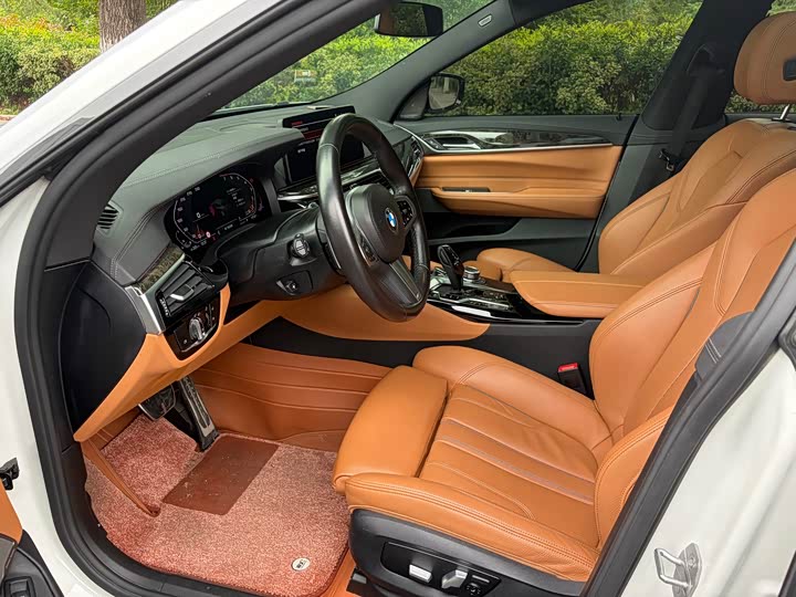 Фото 8 - BMW 6 Series GT
