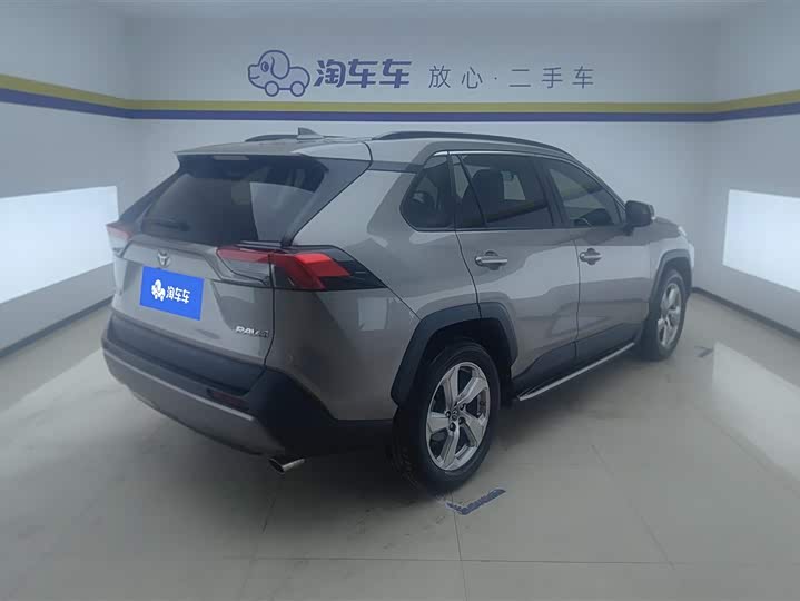 Photo 3 - Toyota RAV4