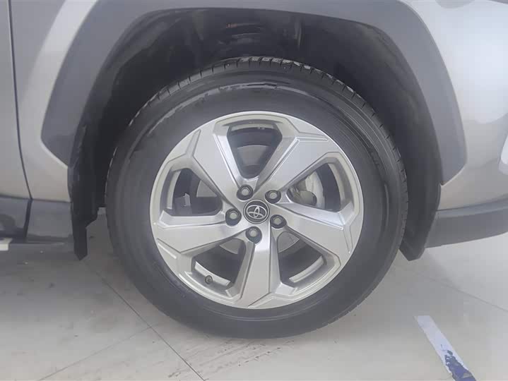 Photo 6 - Toyota RAV4