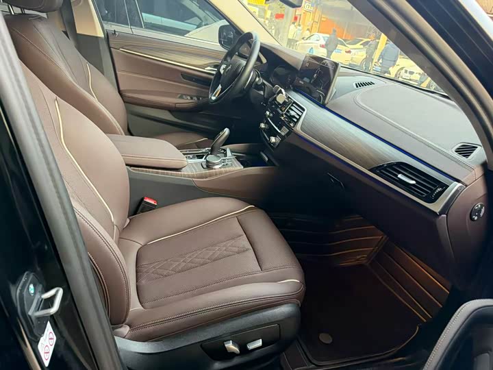 Фото 9 - BMW 5 Series