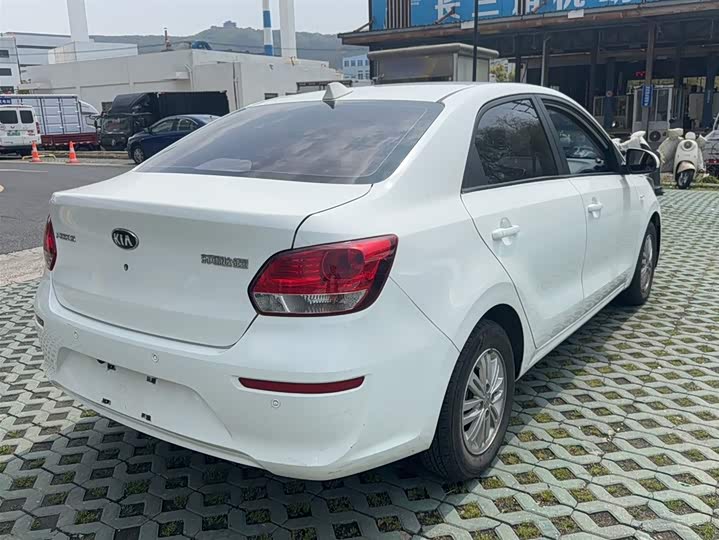 Kia Pegas 2020 2020款 改款 1.4L 自动舒适天窗版