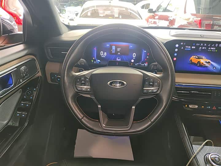 Фото 7 - Ford Explorer