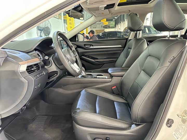 Photo 4 - Nissan Teana
