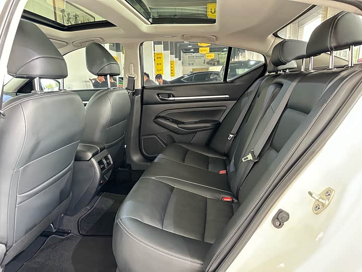 Photo 5 - Nissan Teana