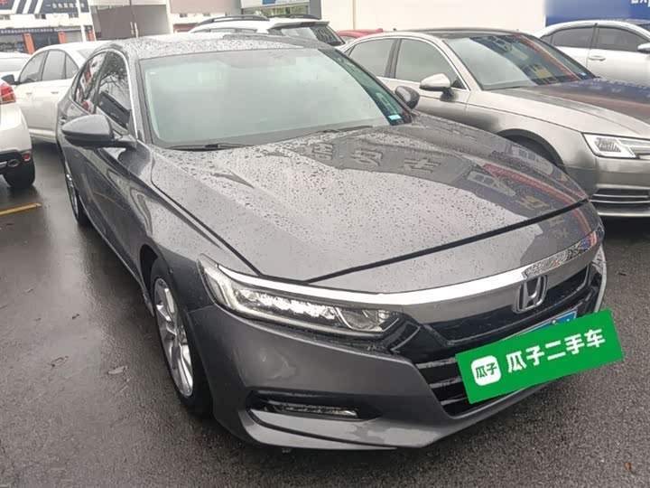 Фото 4 - Honda Accord