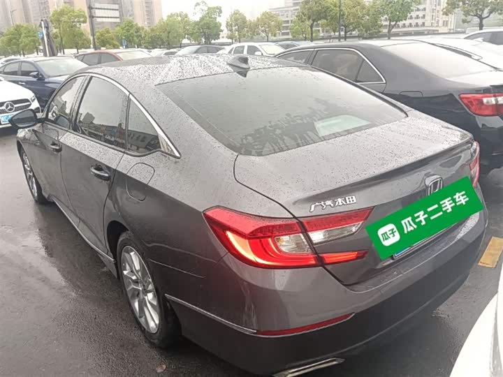 Фото 5 - Honda Accord