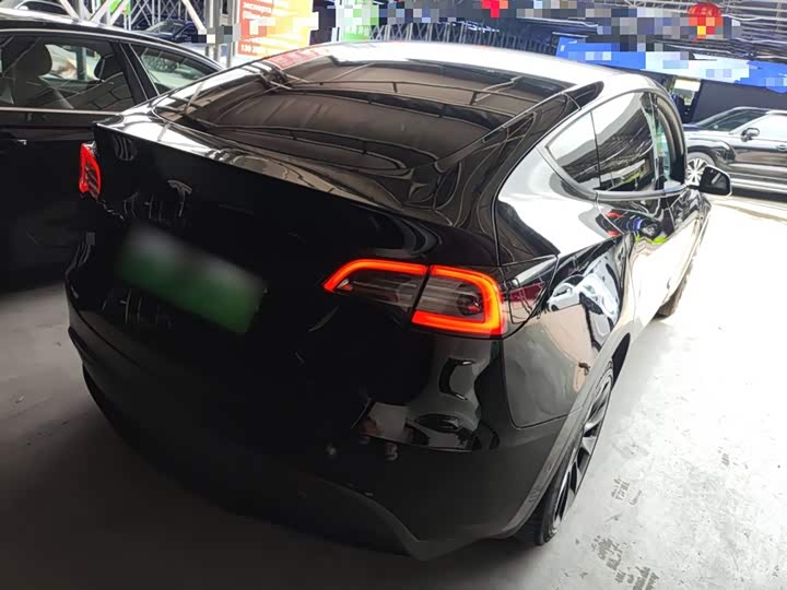 صورة 5 - Tesla Model Y
