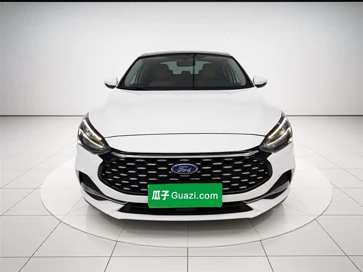 Ford Focus 2021 2021款 三厢 EcoBoost 180 自动锋潮型