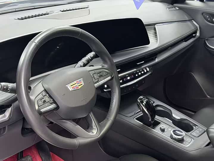 2024 Cadillac XT4