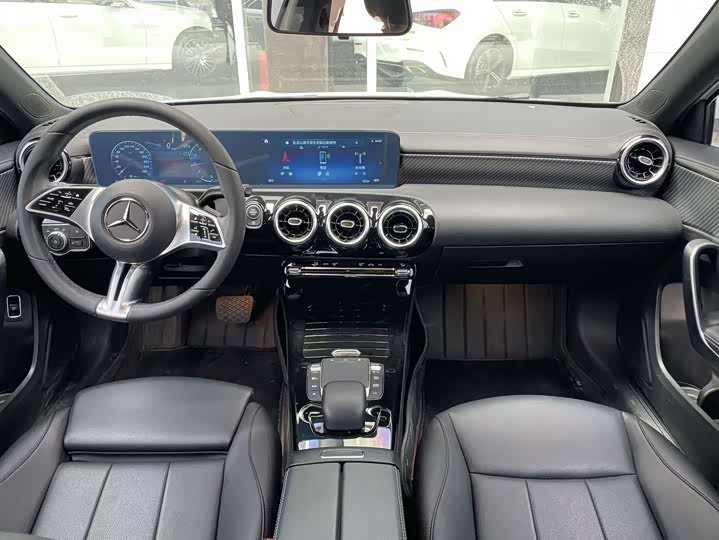 Zdjęcie 4 - Mercedes-Benz A-Class
