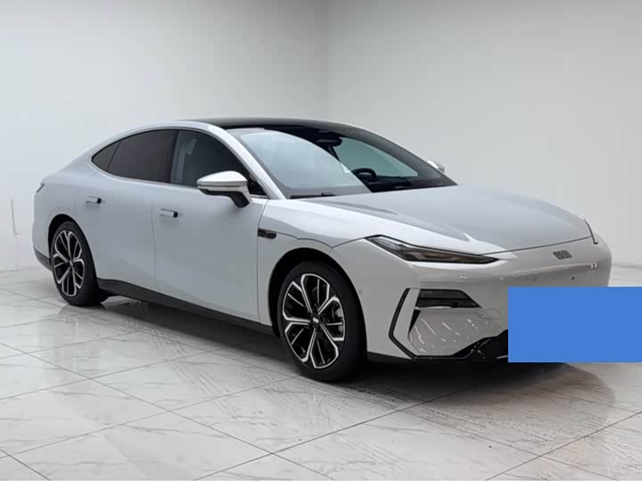 2025 Geely Galaxy E8