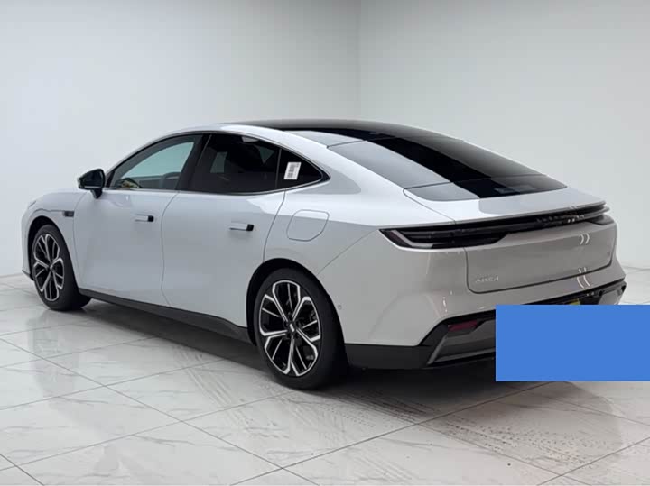 2025 Geely Galaxy E8