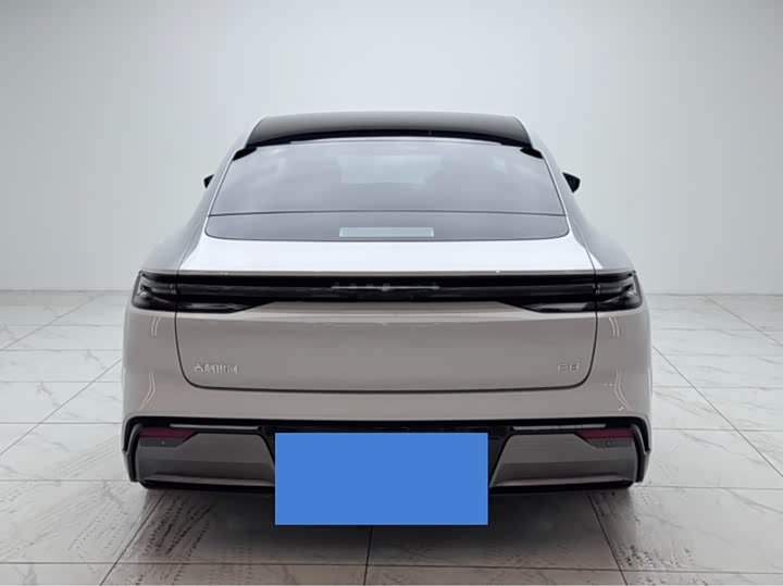 Geely Galaxy E8 2025 2025款 700km 远航智驾版