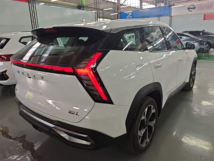 Фото 7 - Geely Atlas L