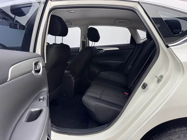 Фото 9 - Nissan Sylphy