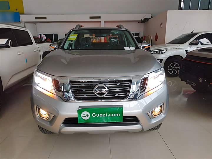 Nissan Navara 2024 2024款 2.5L 自动四驱公路版尊贵型