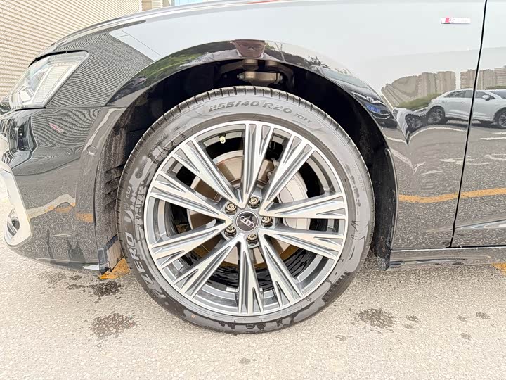 Photo 3 - Audi A6L