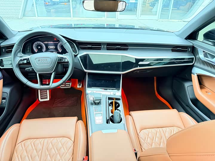 Photo 9 - Audi A6L