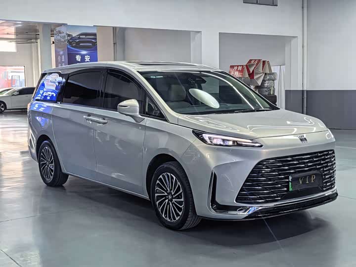 Buick GL8 Hybrid 2025 2025款 陆尚 智享版