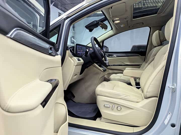 Buick GL8 Hybrid 2025 2025款 陆尚 智享版