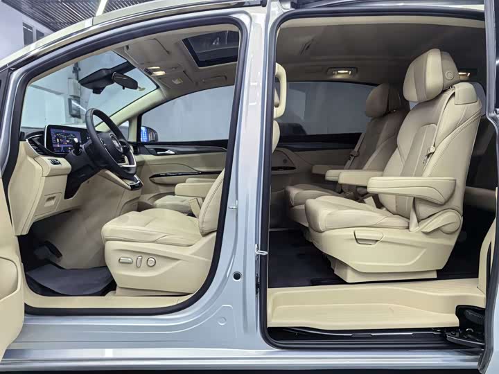 Buick GL8 Hybrid 2025 2025款 陆尚 智享版
