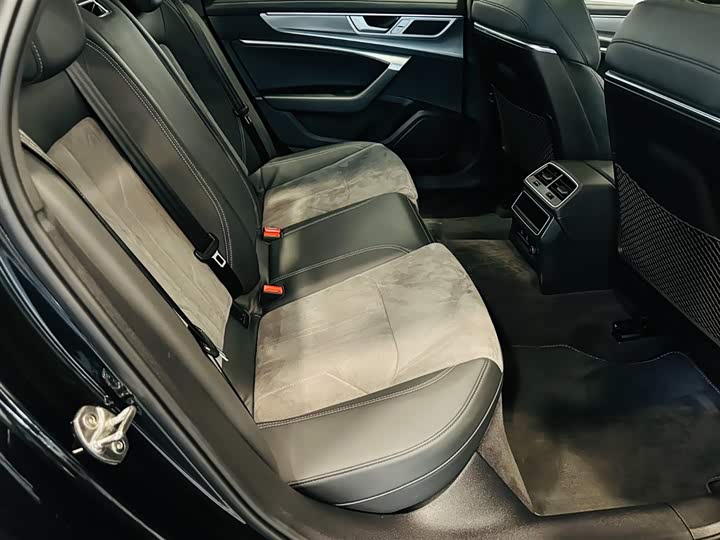 Zdjęcie 8 - Audi A6L