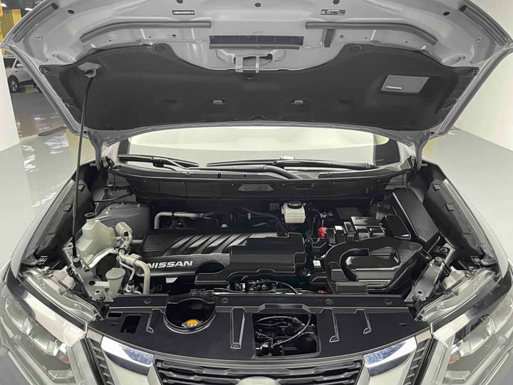 Nissan X-Trail 2025 2025款 荣誉 2.0L 两驱领先版