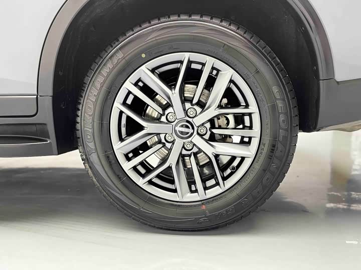 Nissan X-Trail 2025 2025款 荣誉 2.0L 两驱领先版