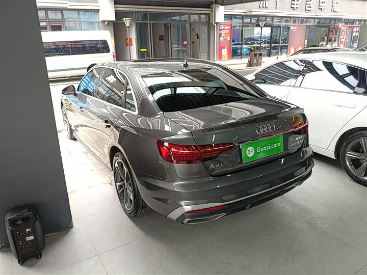 Zdjęcie 5 - Audi A4L