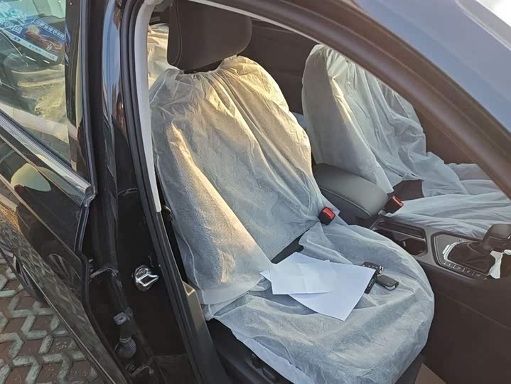 2023 Volkswagen Tiguan L Hybrid